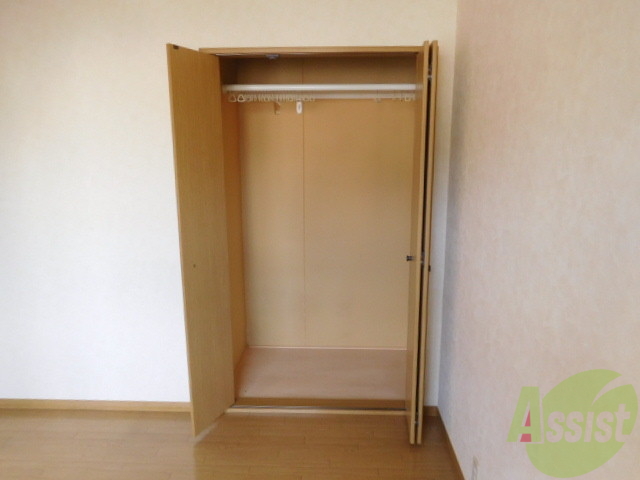 収納　クローゼットタイプでたくさんしまえます