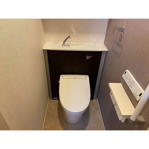 【グラン・シャリオＫ　２のトイレ】
