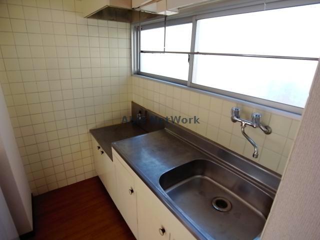 キッチン　※別部屋写真参照