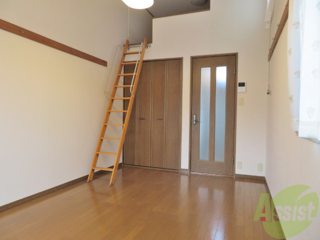 その他部屋・スペース　ベッド置いても、十分な広さがございますね。