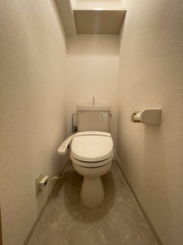 【大阪市浪速区敷津東のマンションのトイレ】