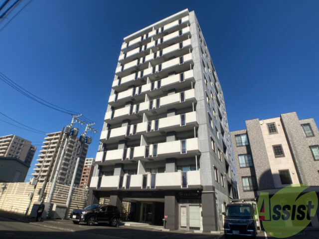 札幌市中央区南六条西のマンションの建物外観