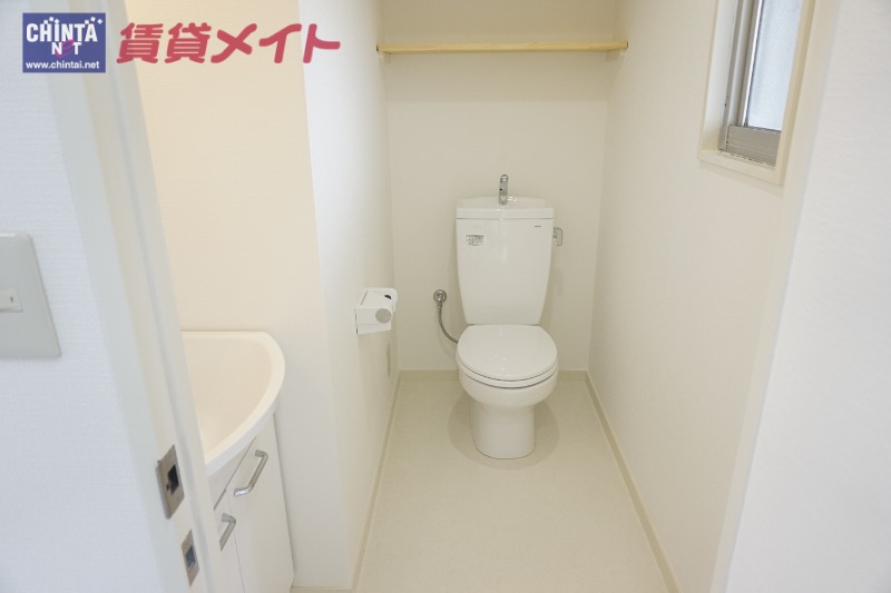 【伊勢市二見町溝口のアパートのトイレ】