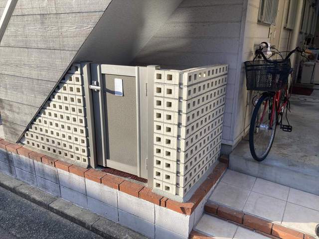 【サンコーポ飯倉の建物外観】