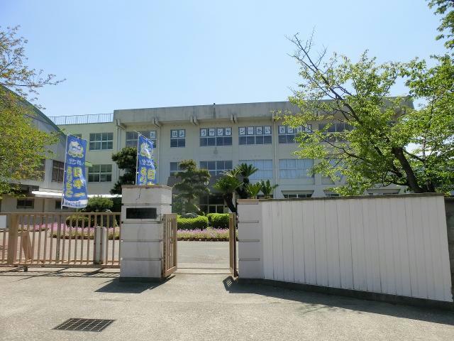 【エスポワール八雲の小学校】