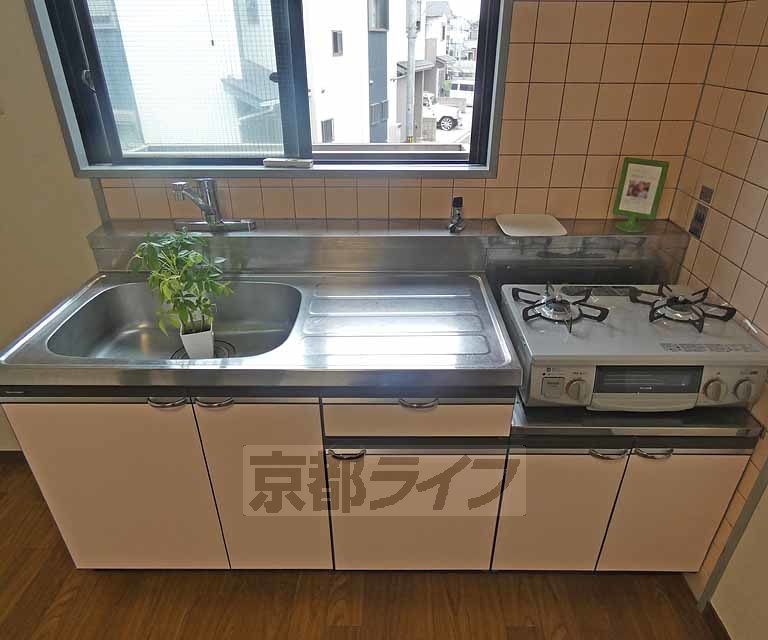 【京都市南区唐橋井園町のマンションのキッチン】