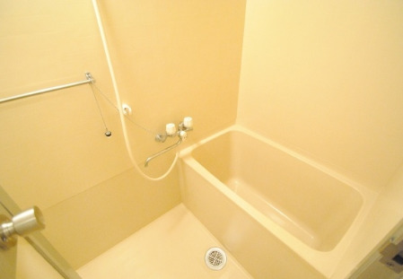 バス・シャワールーム　ゆったり過ごせるお風呂です