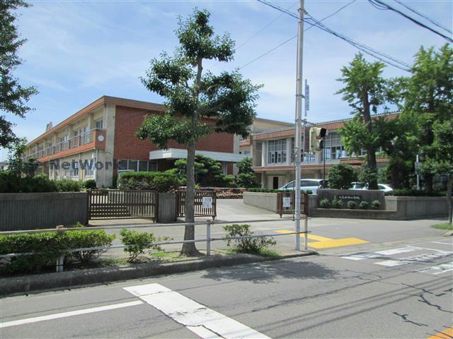 【西尾市一色町味浜のアパートの小学校】