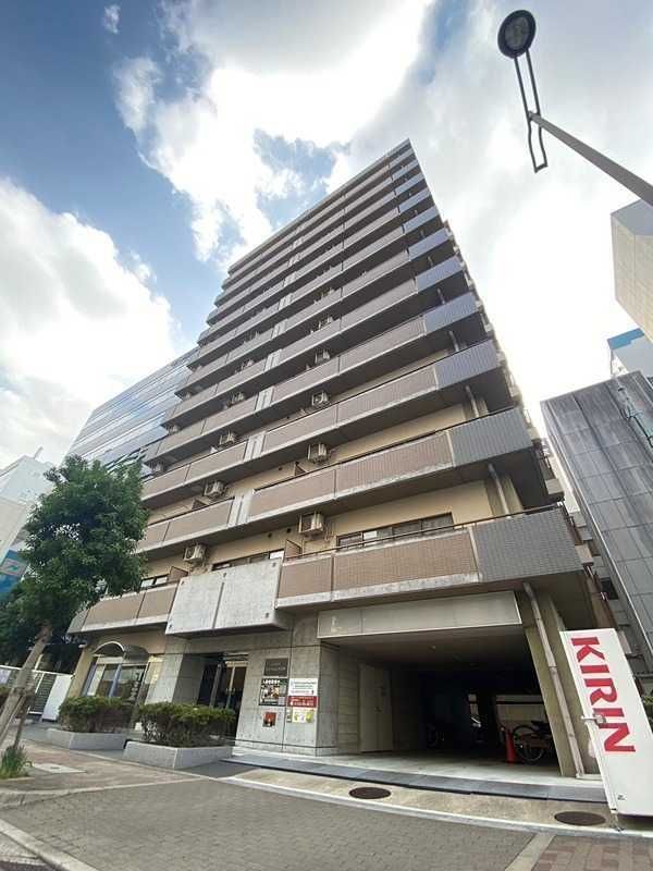 【大阪市淀川区西宮原のマンションの建物外観】