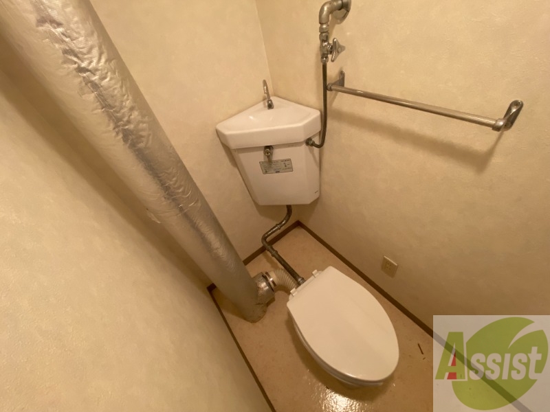 トイレ　こちらはトイレです。清潔感があり、安心して使用できます。