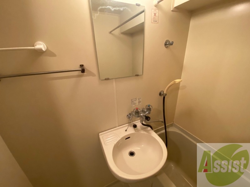 洗面設備　洗面台。身支度にはかかせないですよね～。