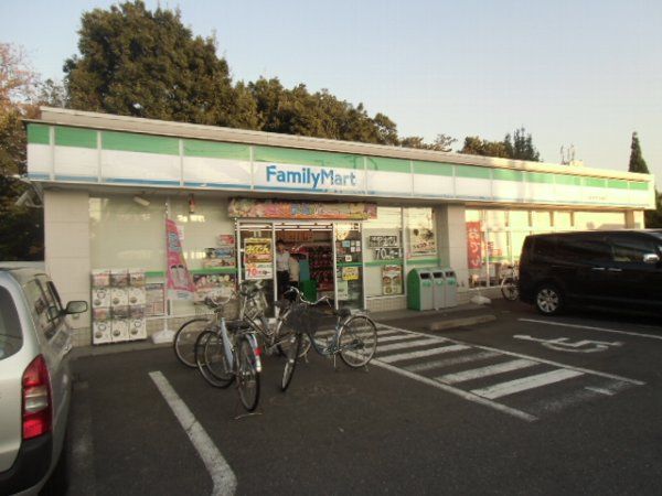 コンビニ　ファミリーマート国分寺府中街道店（コンビニ）まで115m