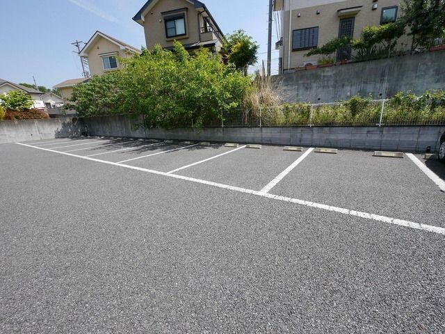 駐車場　敷地内駐車場