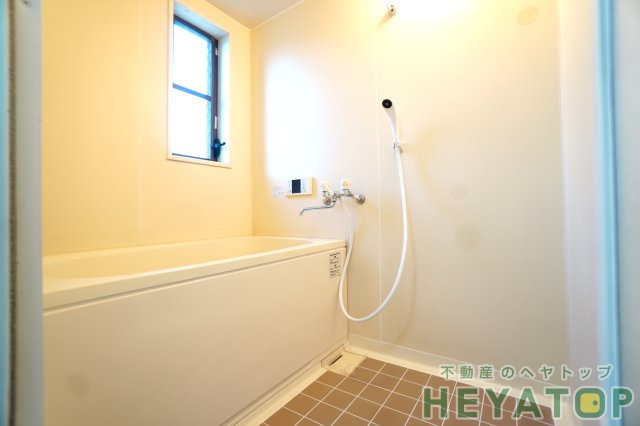 バス・シャワールーム　追焚き機能付きでいつでもあったかお風呂