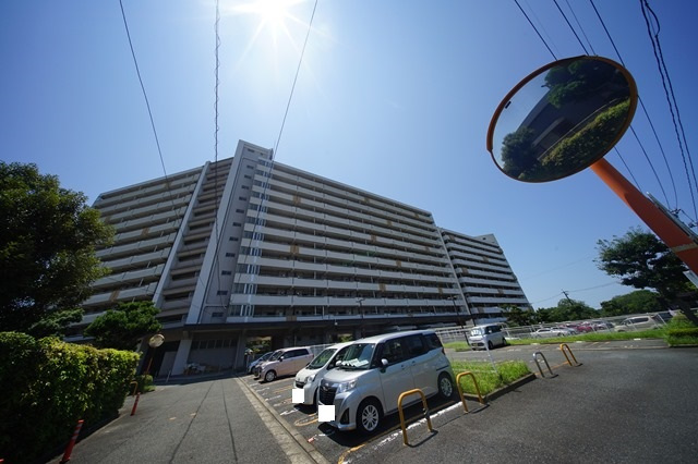 下関市秋根新町のマンションの建物外観