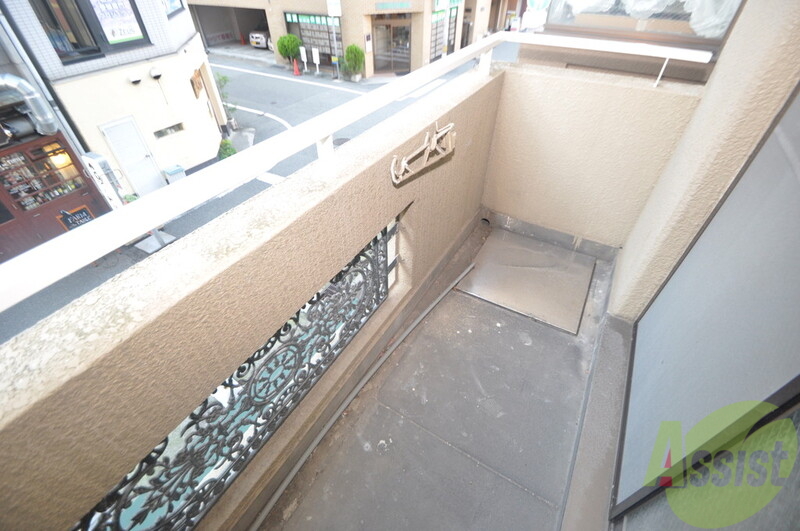 バルコニー　心地よい風が吹くバルコニー。洗濯物もよく乾きそうです。