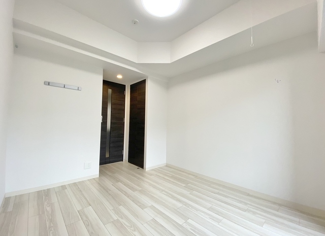 居室・リビング　ピカピカの白いお部屋