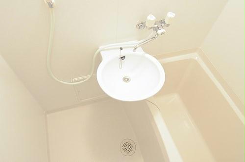 洗面設備　設備・仕様は号室により異なる為、現況を優先致します。