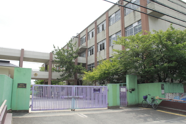 小学校　京都市立羽束師小学校（小学校）まで255m