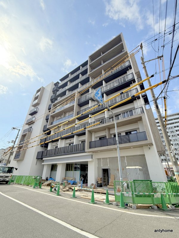 【大阪市浪速区浪速東のマンションの建物外観】