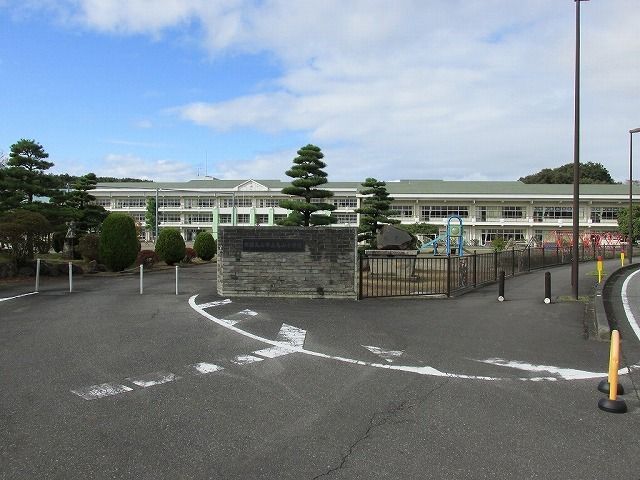 【オリゾンIIの小学校】