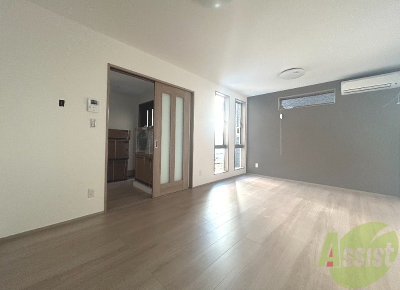 居室・リビング　こちら生活のメインとなる洋室になります。