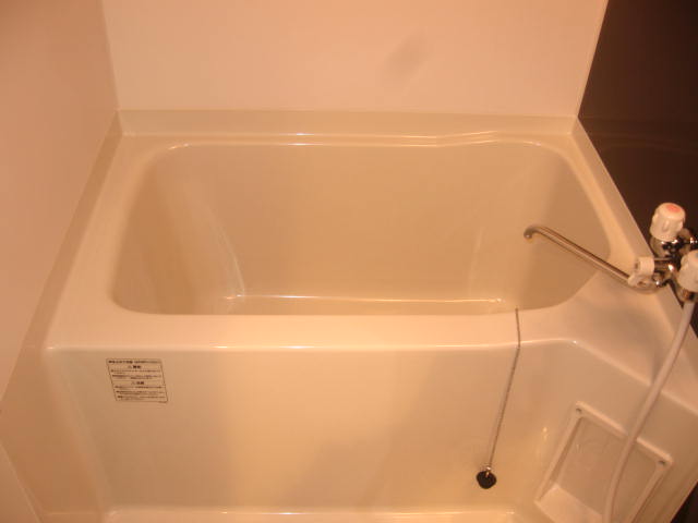 バス・シャワールーム　落ち着いた空間のお風呂です