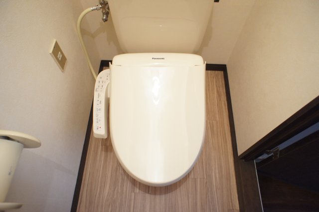 トイレ　温水洗浄便座