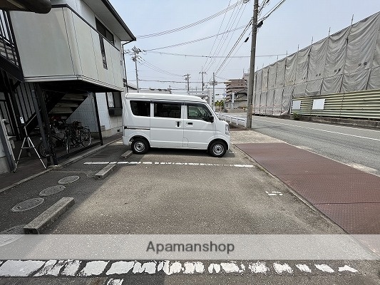 駐車場　エントランス