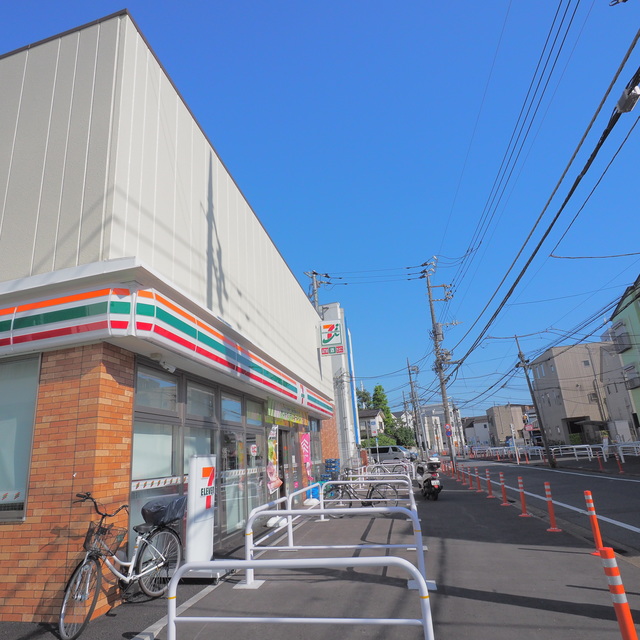 コンビニ　セブンイレブン（コンビニ）まで994m