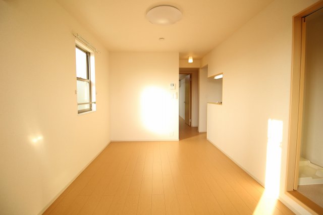 居室・リビング　実際は角部屋ではないので窓が付いていません
