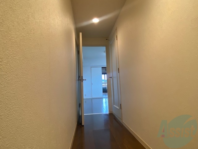 玄関　玄関から撮影しました。ダイニングへとつながっています。