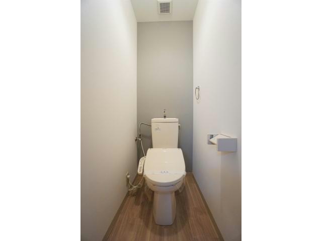 トイレ　温水洗浄便座付き