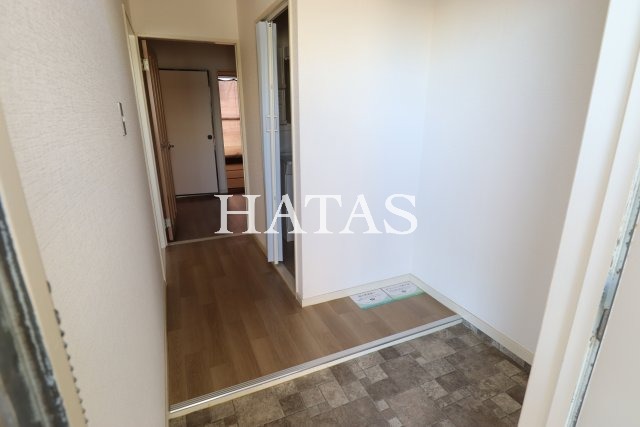 玄関　同物件別部屋です。