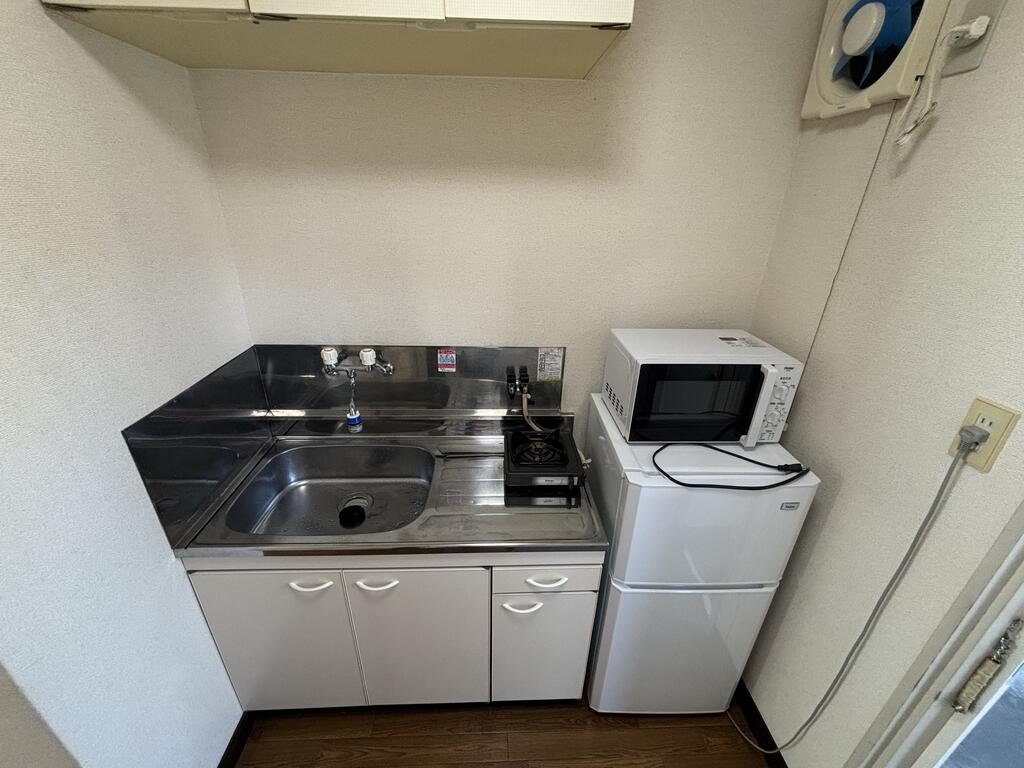 キッチン　1口ガスコンロあります　他部屋写真
