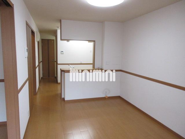 居室・リビング　人気のカウンターキッチンのリビングです。