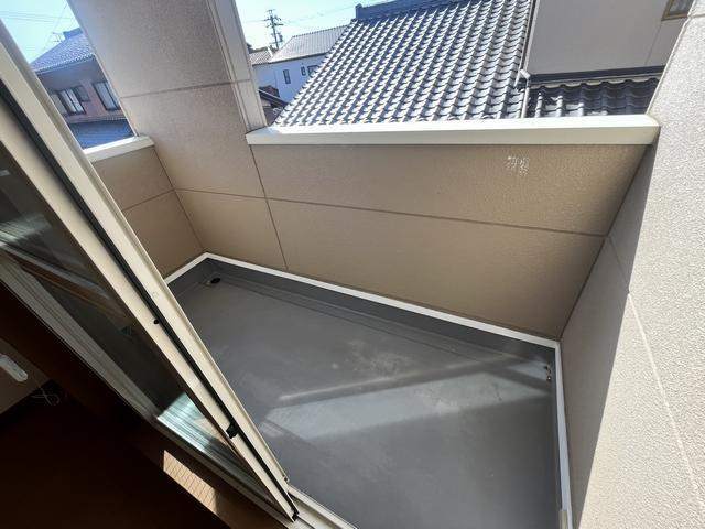 玄関　大きな下駄箱も付いて靴の多い方にも安心の玄関です。