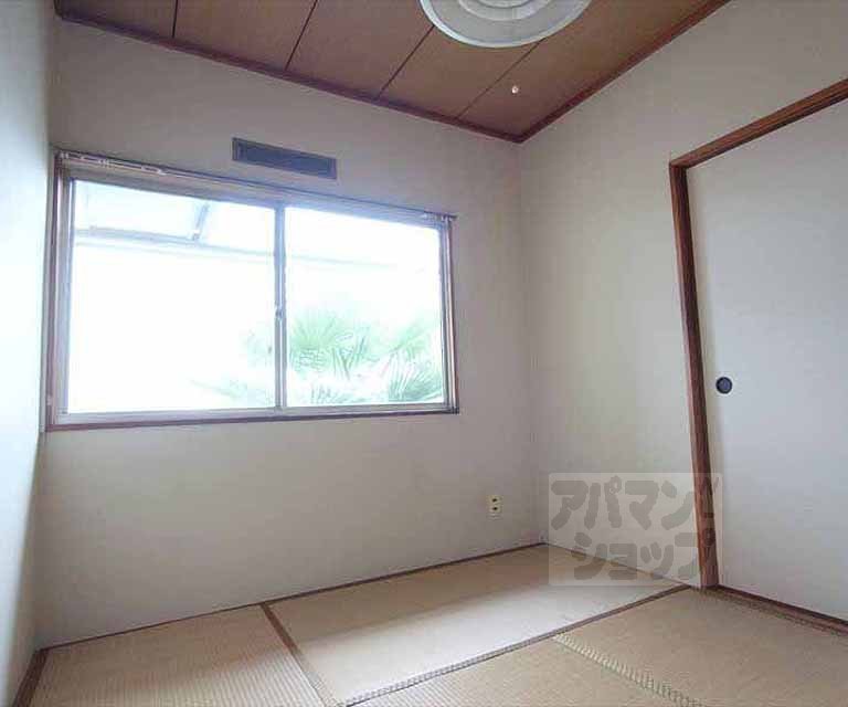 居室・リビング　６帖と４．５帖の和室、６帖のダイニングキッチンの間取りです