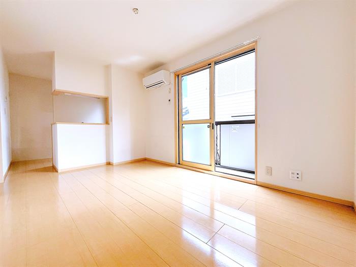 玄関　日当たり良好です。