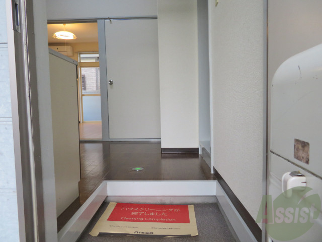 玄関　玄関の様子を撮影致しました。スッキリとした印象ですね。