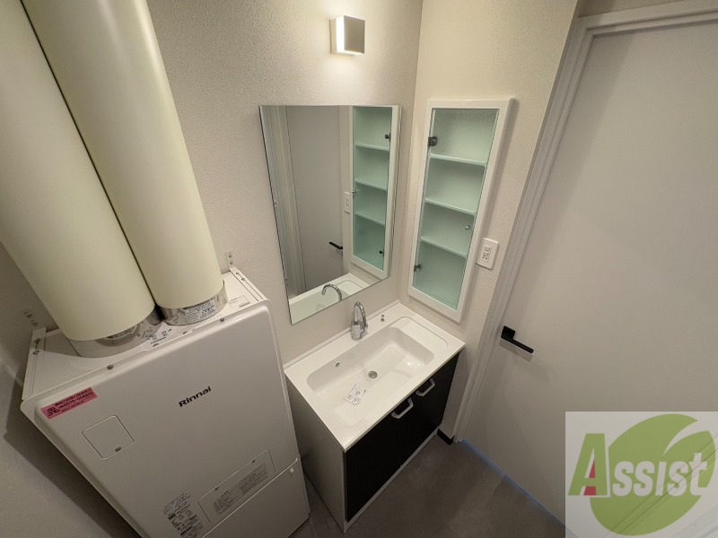 洗面設備　お風呂になります。一日の疲れを癒してくださいね。