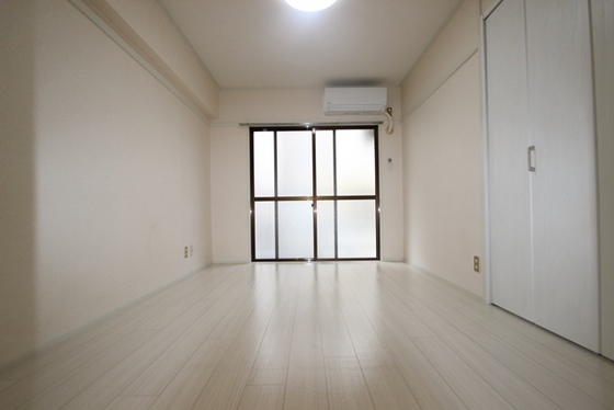 居室・リビング　※別部屋の写真です