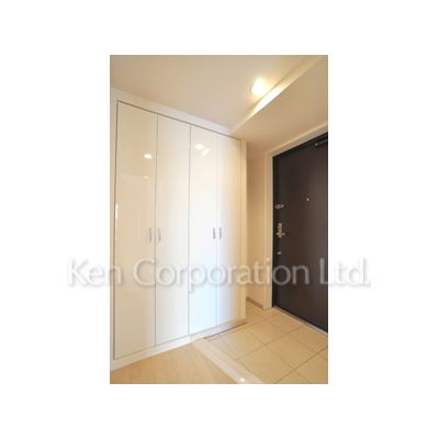 玄関　同タイプ5階のお部屋を撮影。仕様が異なることがあります。