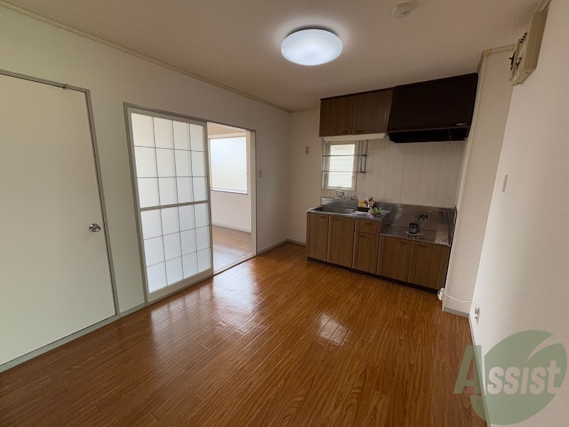 居室・リビング　６帖のリビングになります。とても広々としております。