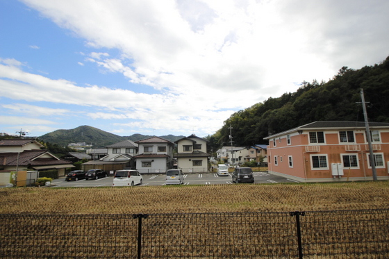 バルコニー　※別部屋の写真です。現況を優先します。