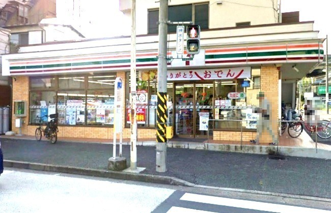 コンビニ　セブンイレブン（コンビニ）まで264m