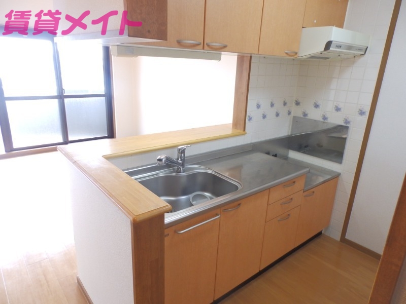 キッチン　同物件別室タイプ