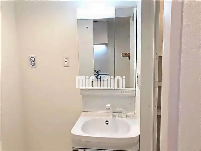 洗面設備　独立洗面台がございます。