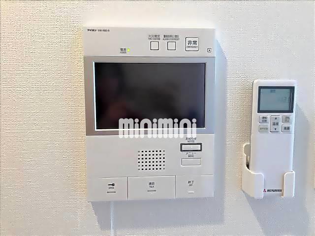 セキュリティ　モニター付きのインターホンです。