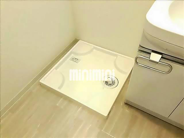 その他部屋・スペース　室内洗濯機置き場がございます。